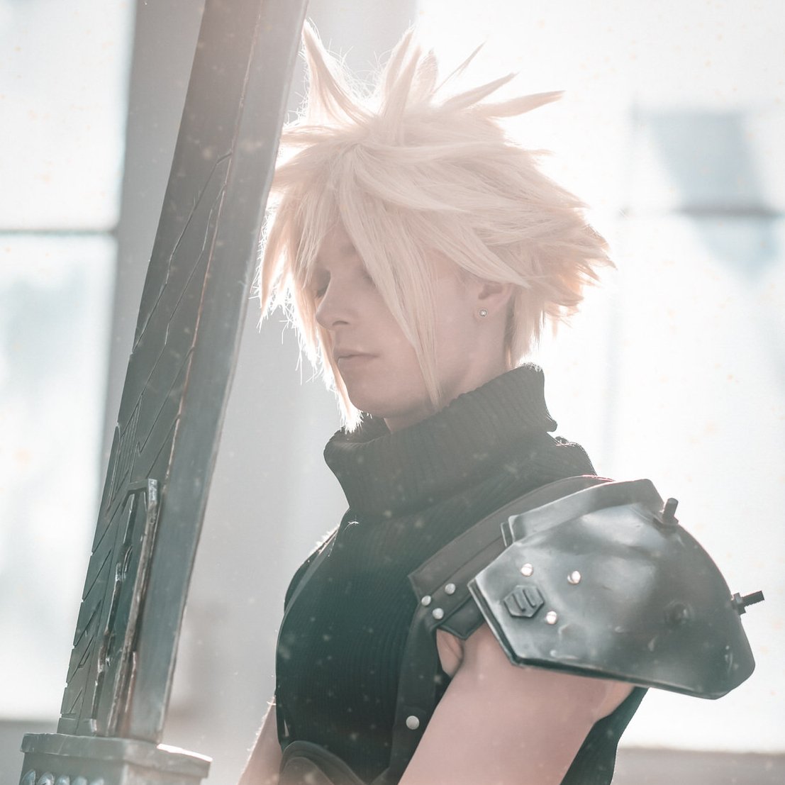Cloud [Final Fantasy 7] – Pixel Cosplay